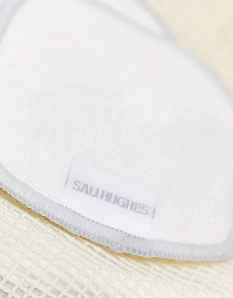 Revolution Skincare X Sali Hughes Make Up Remover Pads For Unisex No Colour 4 Revolution Skincare X Sali Hughes Make Up Remover Pads For Unisex No Colour - Image 4