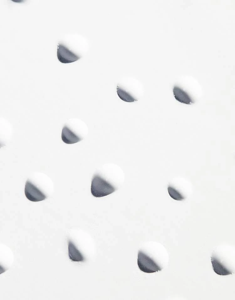 Revolution Super Flick Liquid Eyeliner White For Unisex 3 Revolution Super Flick Liquid Eyeliner White For Unisex - Image 3